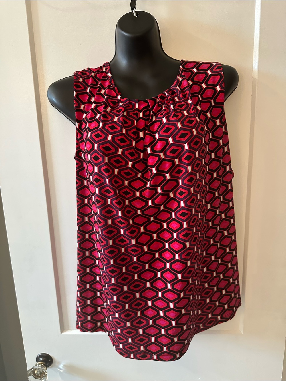 Calvin Klein 2X Pink and Black Geometric Sleeveless Tank